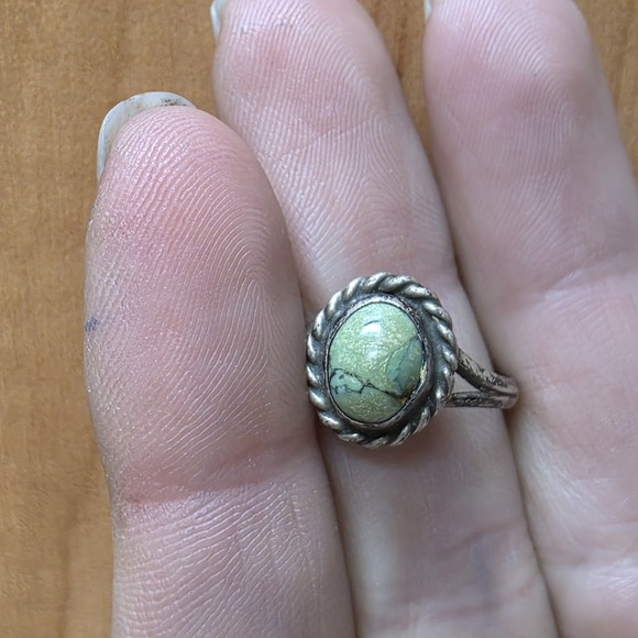 OLD NATIVE NAVAJO STERLING SILVER GREEN~TURQUOISE~Size 6.5 166 - Picture 2 of 8